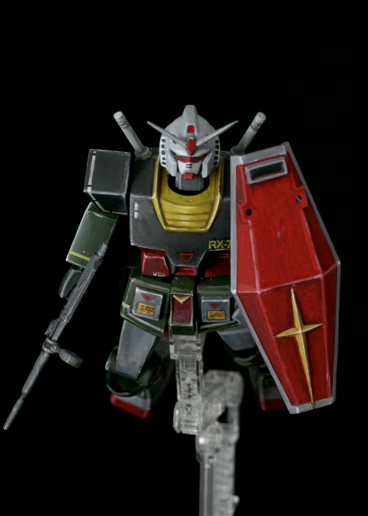 内部にGフレームを使用したおかげで首のスイング可動が可能、上を見上げることができます