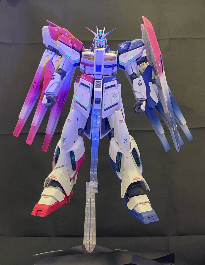 MG Hi-νガンダム ver.Ka. Yu-ri custom–4枚目/制作者：ゆーり(ロールシャッハ1号CV)