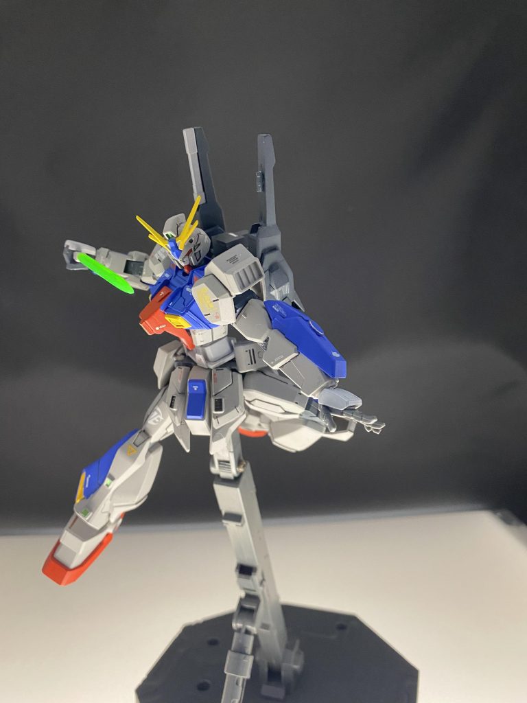 大型のキット製作が続いたので、簡単に作れそうなHGを選んだのですが、弄り甲斐があって楽しかったです。