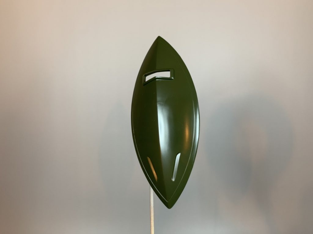 ジオン軍鹵獲仕様ガンダムに欠かせないシールドは、リアルタイプゲルググのキットから拝借しました。