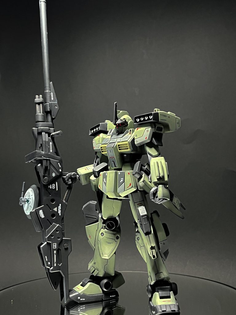 塗装について。普段ミリタリー風の塗装をあまりしないので、今回はモスグリーン、ガルグレー、ジャーマングレー等を使って渋めに仕上げました。また、筋彫りしたパネルラインを意識して塗り分けてみました。