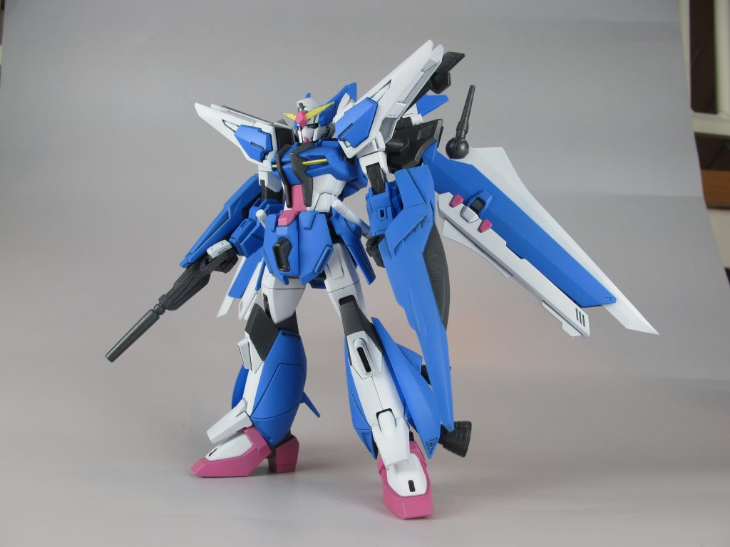 基本的にミキシングだけでなんとか形にした「ガンダムビルドシリーズ」系をイメージした可変ガンプラです。