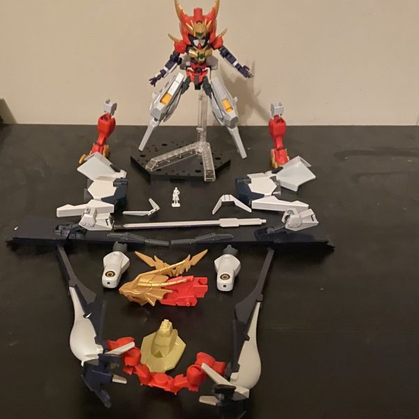 First post on GUNSTA, please be gentle with the comments. I merely wanted to build an AOZ Valkylander for an AOZ Super Robot but I'm stuck on this Valkylander.（1枚目）