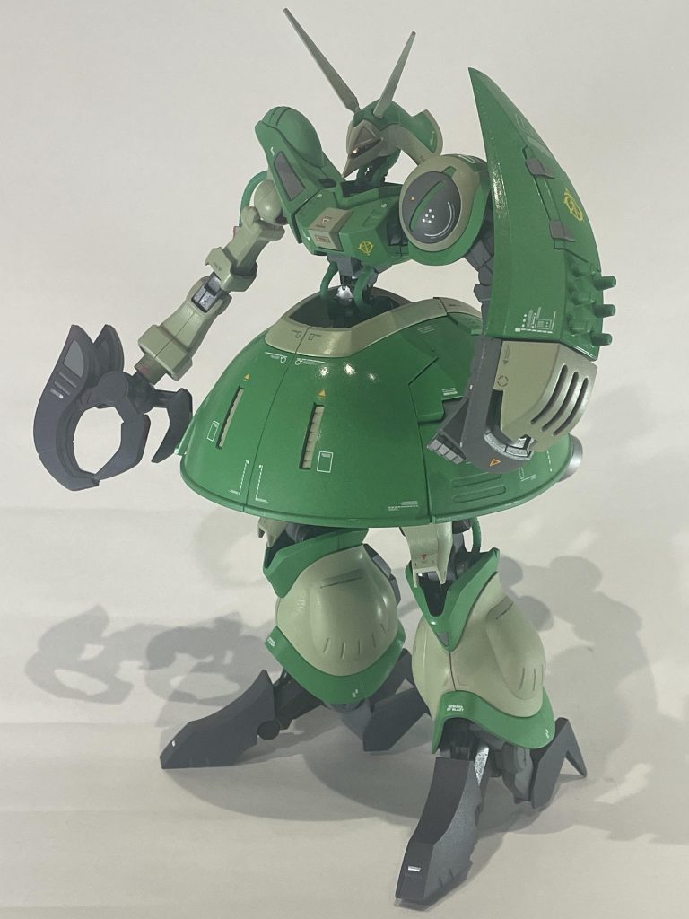 初めての可変キット制作。普段塗膜は薄めに塗装しているので動かしてると擦って削れてしまう事を懸念して、いつもより厚めにトップコートを重ねました。