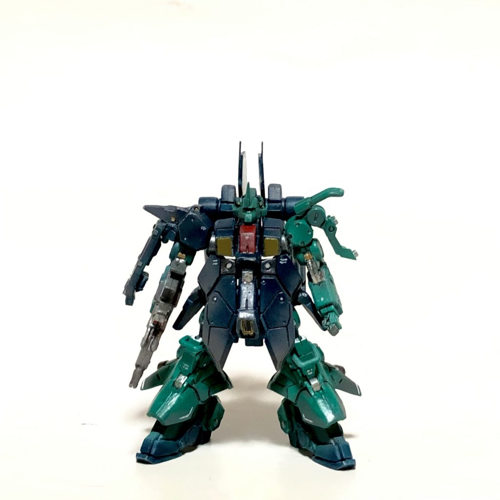 まえ型式番号MSK-0008ディジェ全高23m 重量33.9t 材質ガンダリウム合金武装60mmバルカン、ビームライフル、クレイバズーカ、ビームナギナタ