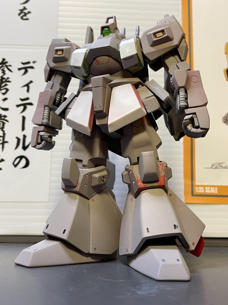 肩部のスラスターディテールアップ胸部のボリューム・ディテールアップ腰部フロントアーマーの大型化脚部のスジボリほかディテールアップ