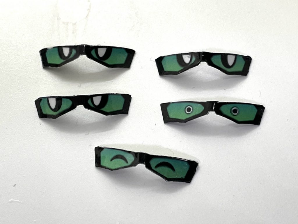 瞳もマグネットシートで5種類の差し替え式に。