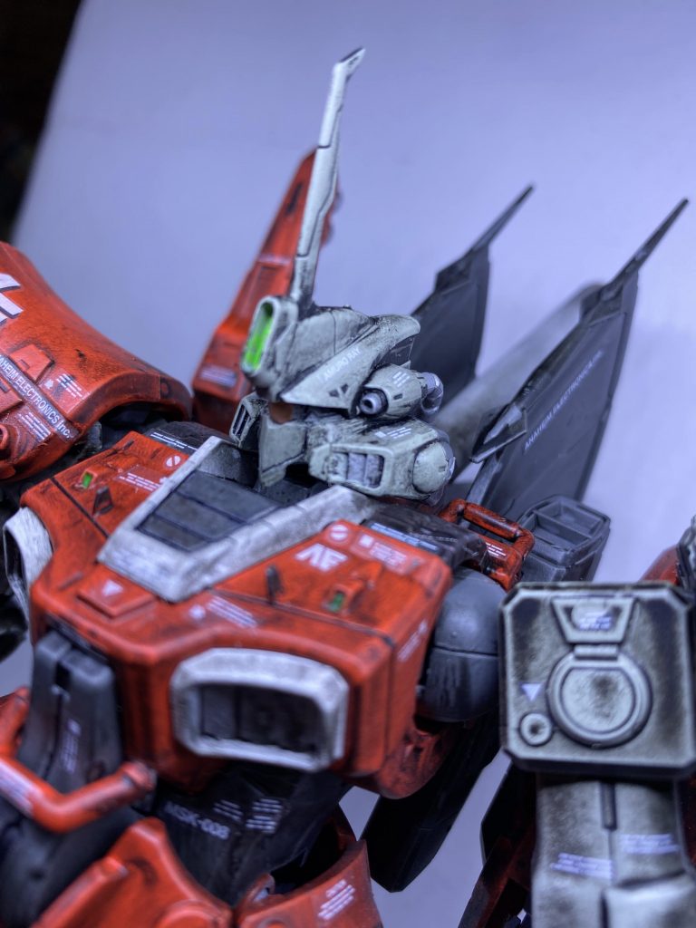 頭部はバルカン延長。センサー延長。顔面の一からの作成。