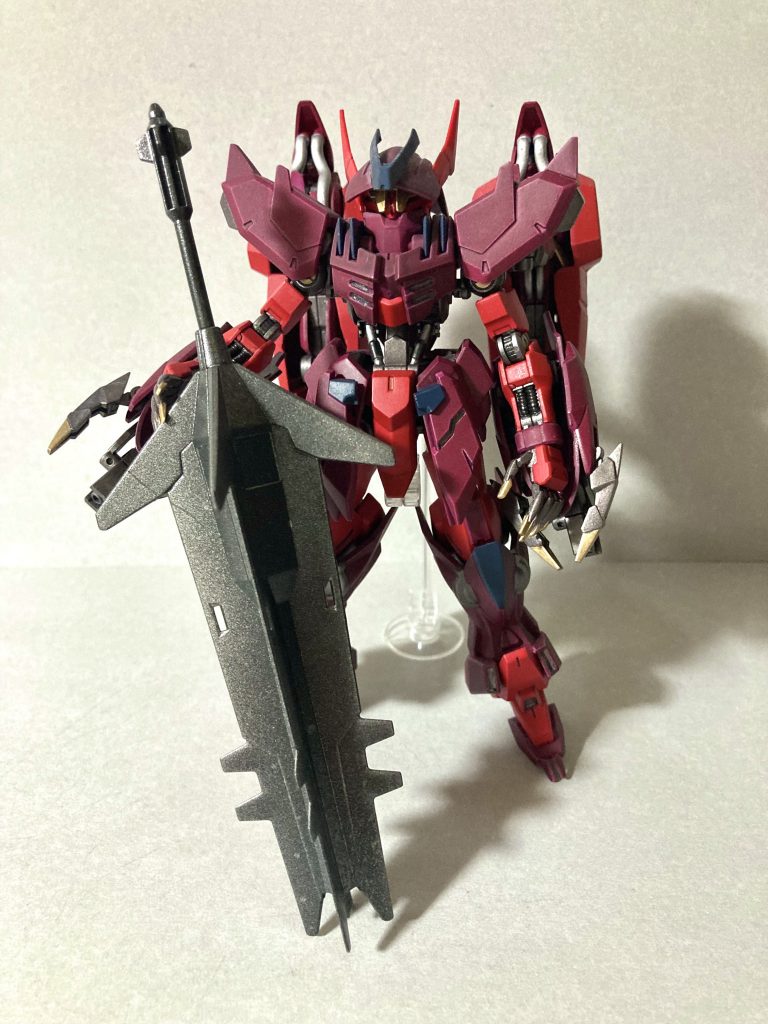 フロント。ナノラミネートフルコート状態。武器はルプスレクスが装備した超大型メイスの原型を使用。