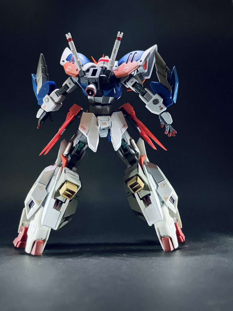 後ろはこんな感じ。コアガンダムアークのかかとが良い感じのバーニアに。