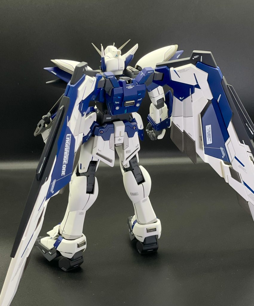 バックショット。塗り分けだけでは寂しい部分はバーニアを追加。