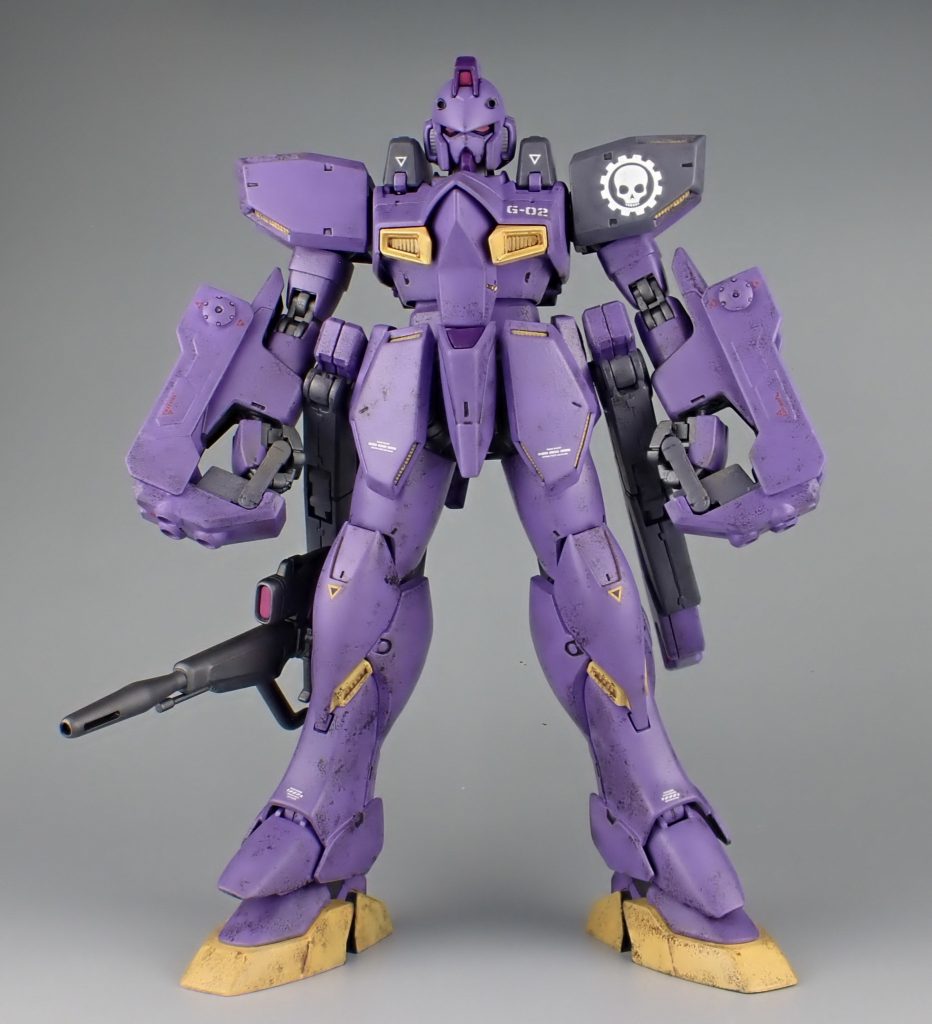 カラーリングはGジェネDSのクロスボーンガンダムX2から。肩が黒いのとドクロマークがあるのはフリントから。射撃戦もできるようにビームライフルも装備させています。