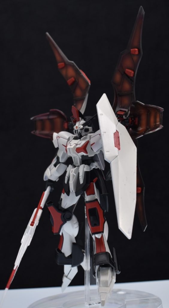 バインダー内部は赤から黒のグラデーション塗装。