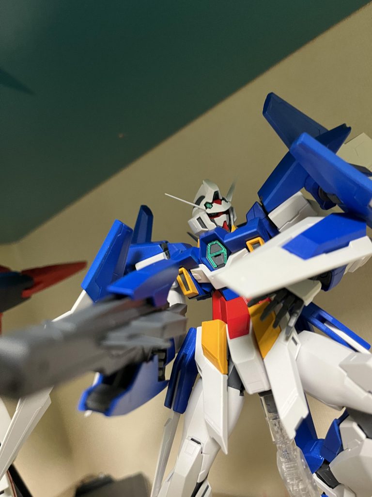 白は、EXホワイト。ブルーはΖブルーと蛍光ピンクを少量。赤はブリビアスレッドと蛍光ピンク。黄色はビビットオレンジとイエローを混ぜたものです。