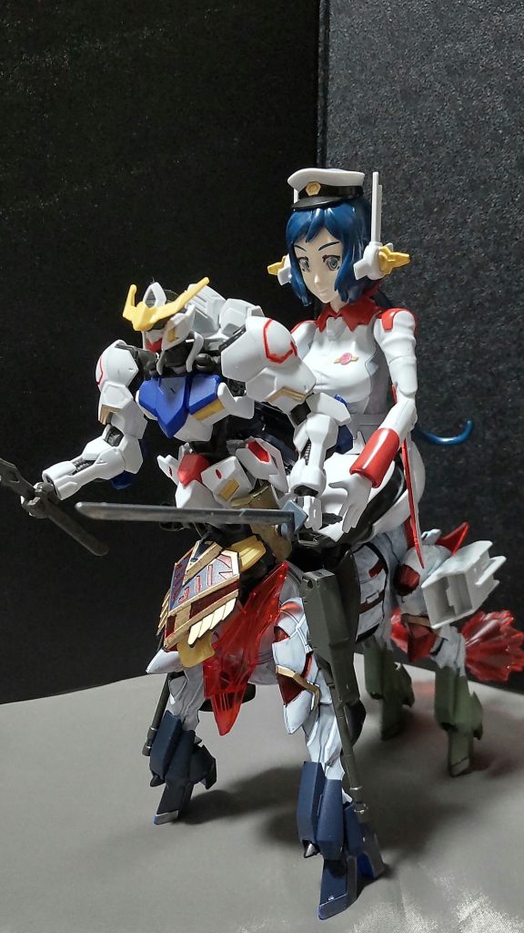 ケンタウルスなので、他のプラモを騎乗する事もできます。リン子さん「ハイヨー、シルバー!」バルバ「奥さん、バルバタウロスです」