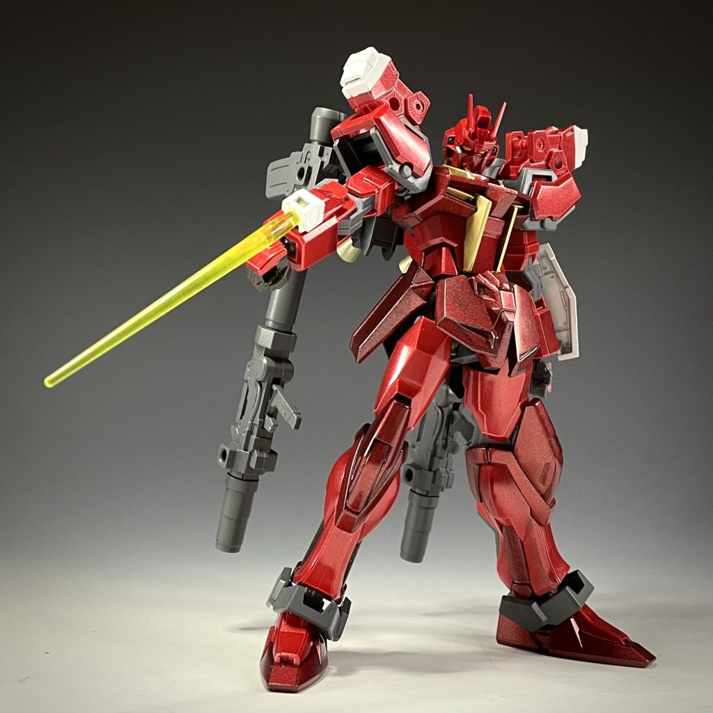 武装:右腕部ビームサーベル