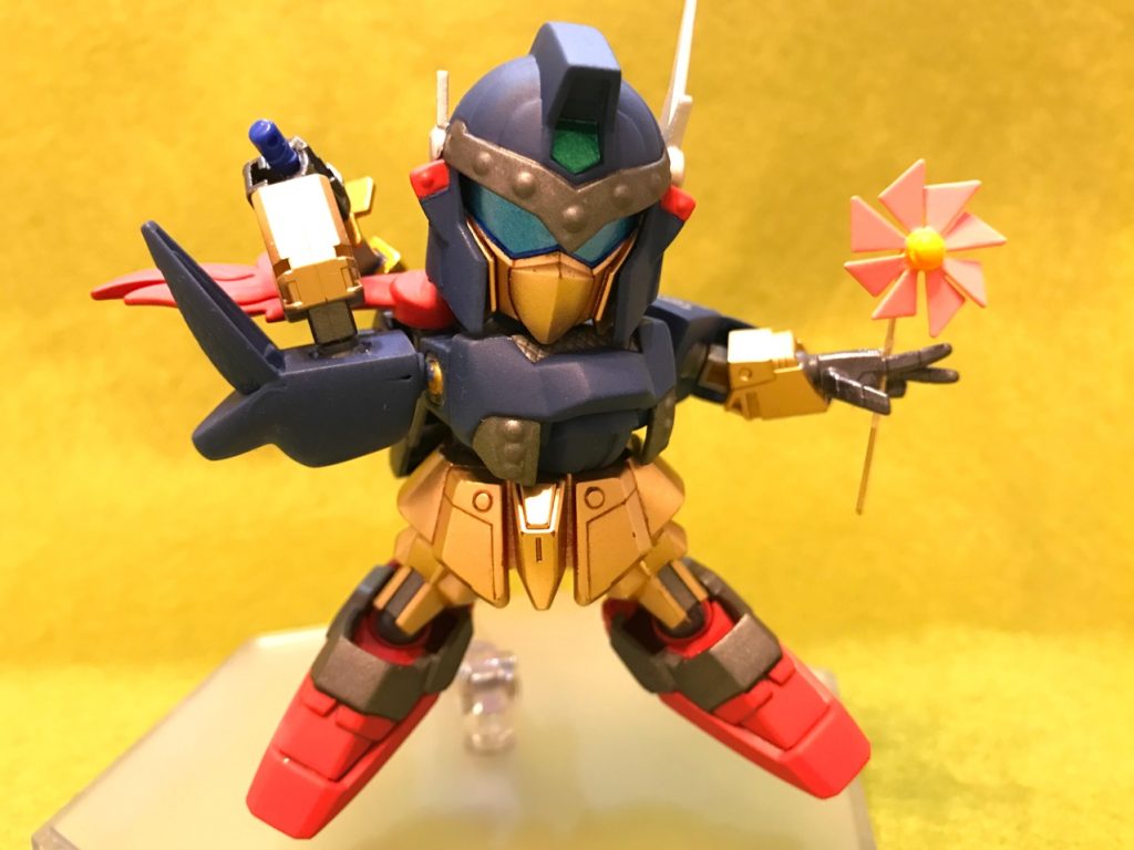 スタンド取り付け部を新造しました。武器の花風車は指で挟むように持つことができます。