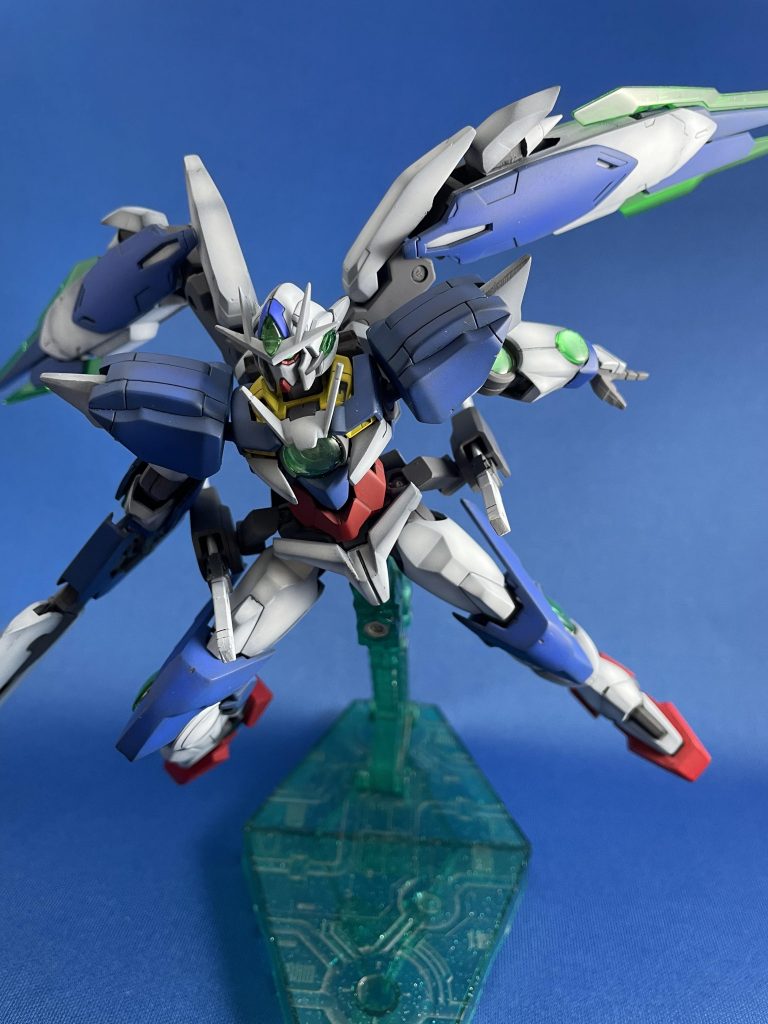 背中のバインダーを広げるとX字に広がるのでクロスと呼んでます。