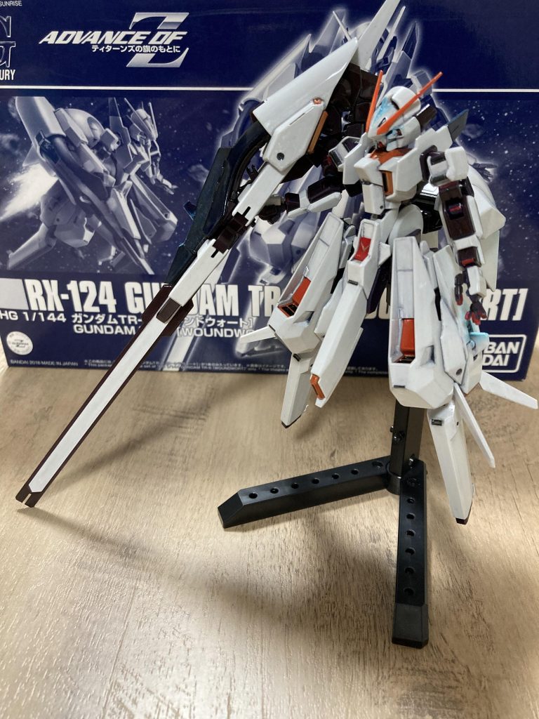 ガンプラ作成を幼少期以降での作り初めは鉄血のオルフェンズシリーズばっかり制作していたので、ちゃんと完成させた宇宙世紀モノはウーンドウォートが初めて!欲しいなと思ってたけどプレバンの再販も見逃し続け、昨年末くらいに中古屋で偶然見つけて定価の1.6倍くらいで購入しました😇可愛さもありかっこよさもあり凄く魅力的ですね〜。