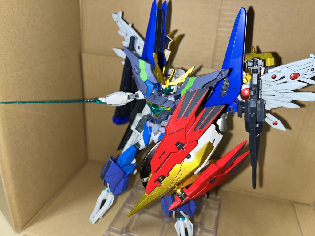 シールド+ビームソードを発動させた近接装備です。