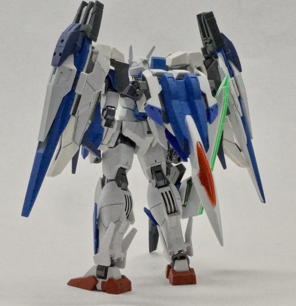 　今回は簡単仕上げで制作しているのですが、その上かなり突貫作業になってしまったので、オーライザー本体がそのままなのが心残りです…。せめて色だけでもということで、機首部と胴体部でマスキングによる塗り分けを行なっています。