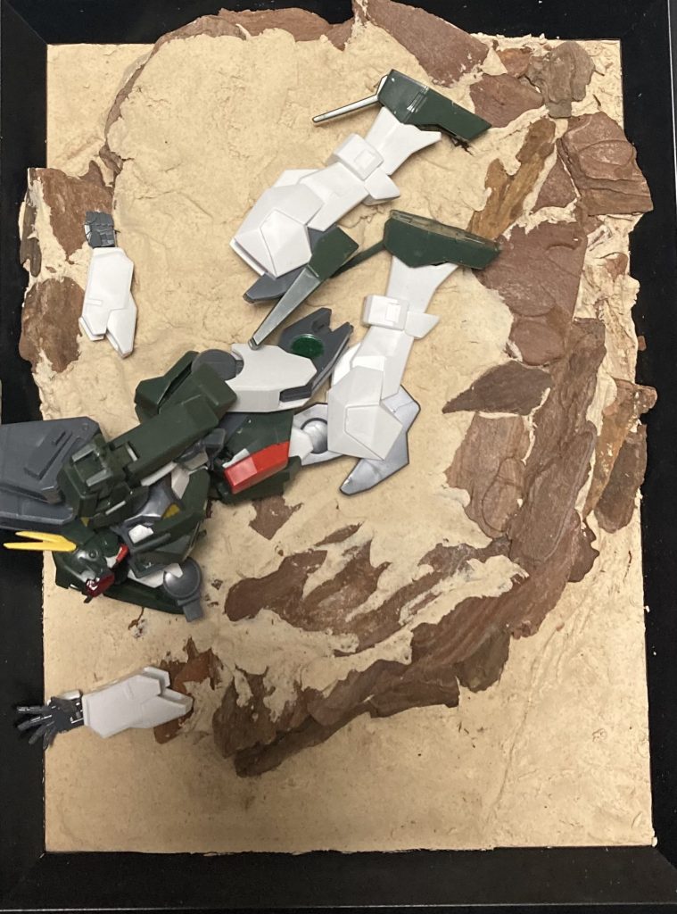 材料は100均フォトフレームに木粉粘土とインテリアバークで土台を作っていきます