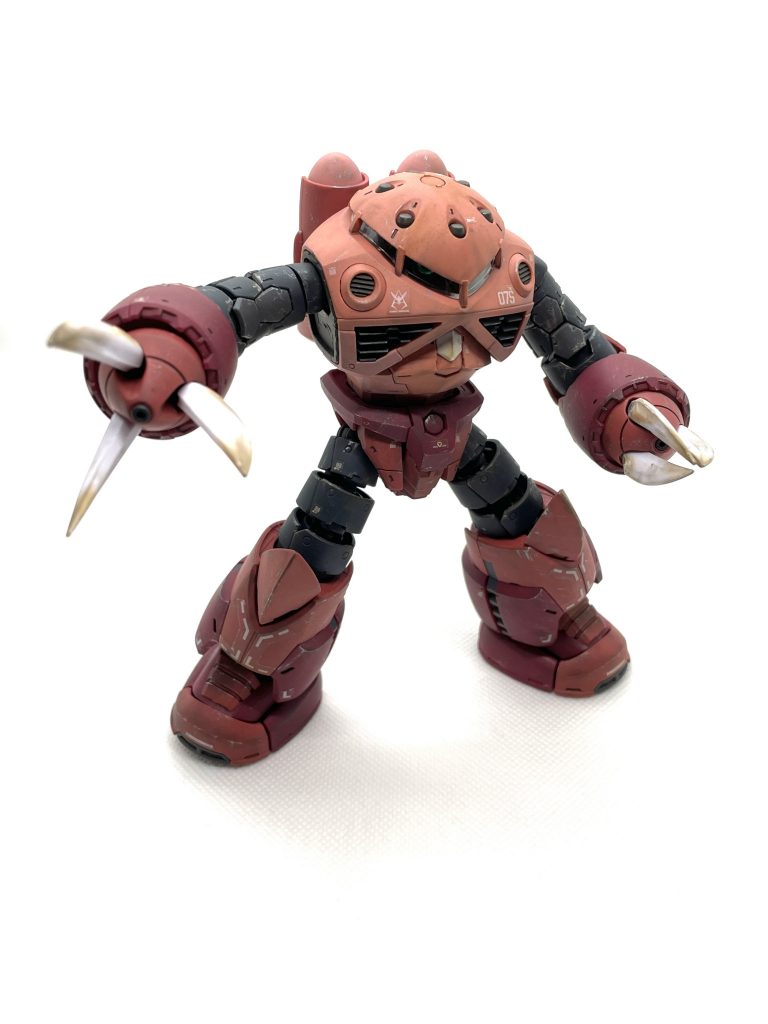 モノアイに使ったルミナスメタグリーン、光がないとほとんど見えないんです。ちょっと失敗（汗）