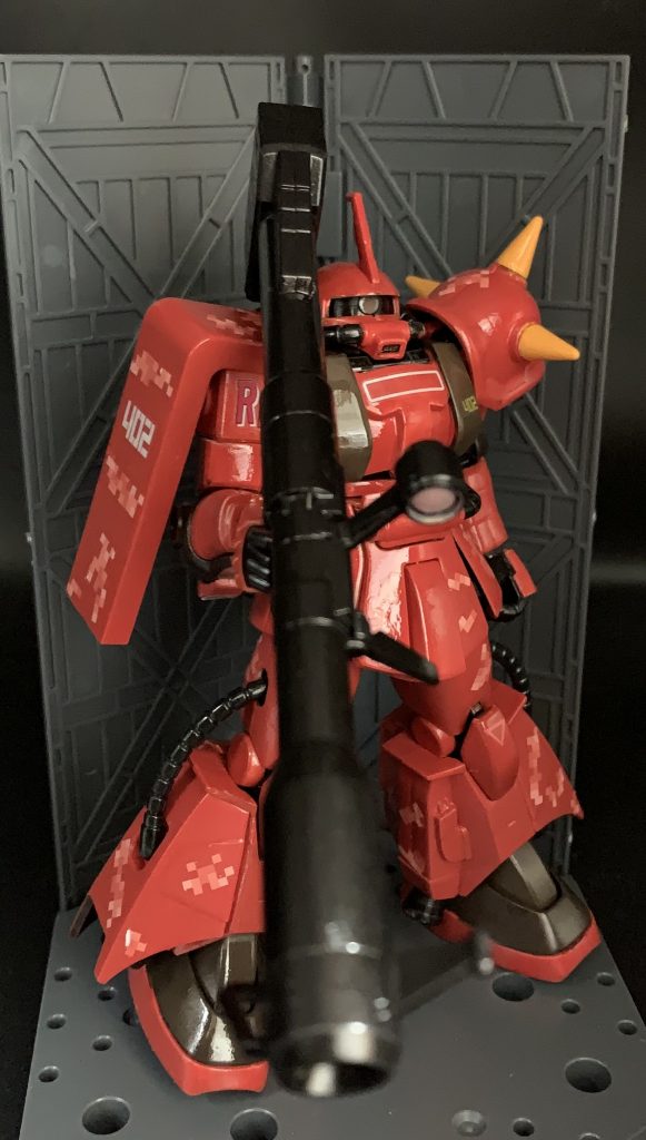 ピクセル迷彩なので左右非対称でかつ、あまりベタベタ貼りすぎないように気をつけましたのだ