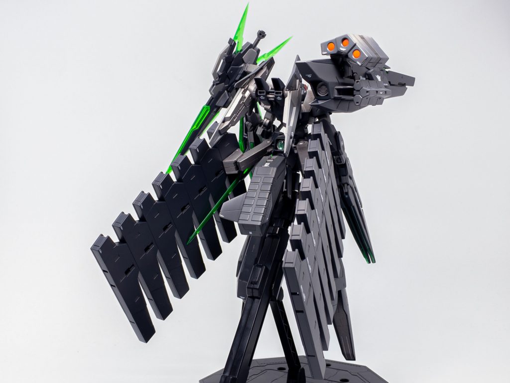 本機は対話のためのガンダムであるノアクアンタと対をなす機体であり、ELS襲来級の脅威に対し、ノアクアンタを護衛しつつ対話対象の元まで送り届けることを目的とする。さらには対話が失敗、もしくは不成立となった場合は人類を守るため対象を徹底的に殲滅するための強力な武装を多数搭載している。