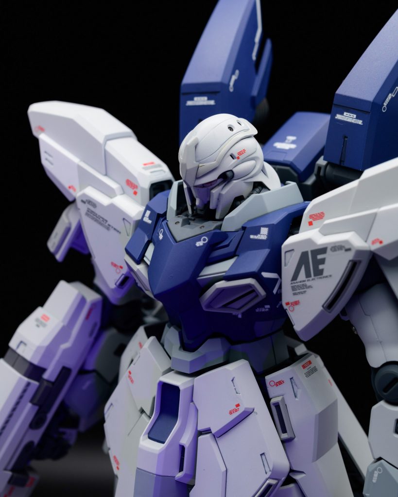 頭部のハチマキの塗り分けも拘りポイントです。