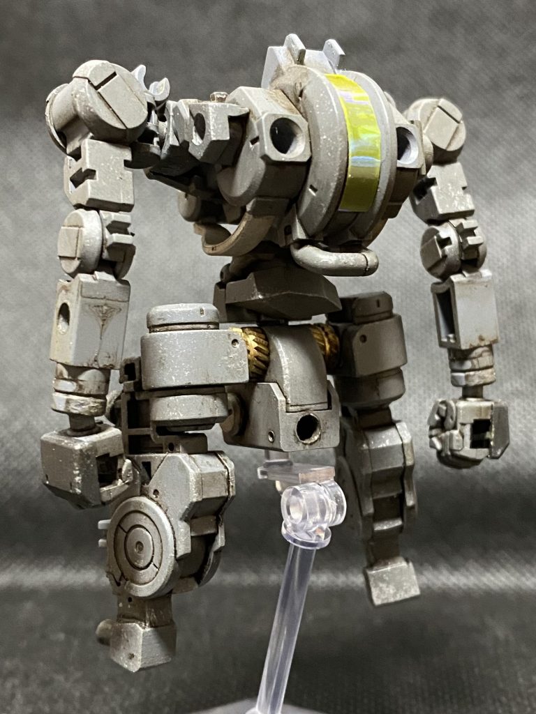 腰を反対にして、脚は切り刻んで。エイバブリアクターはダイソーの装飾テープを使用。10色入っていてチョーお得です。