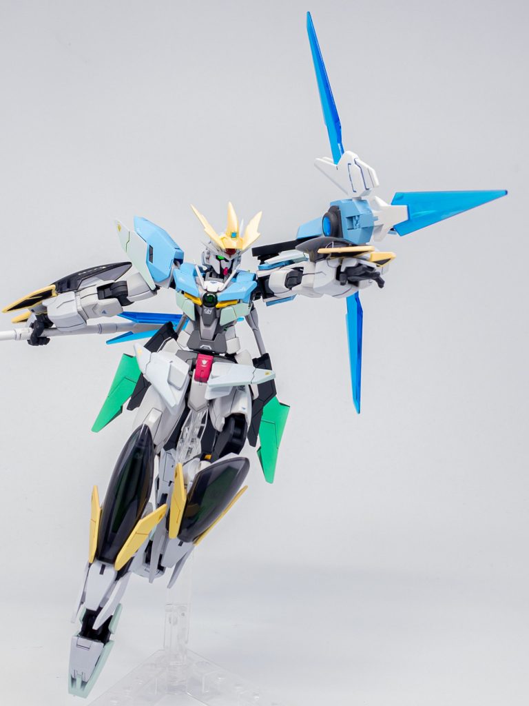 アルクモード弓矢型に変形し強力な粒子ビームを発射する。本機最大の威力を持つ武装。