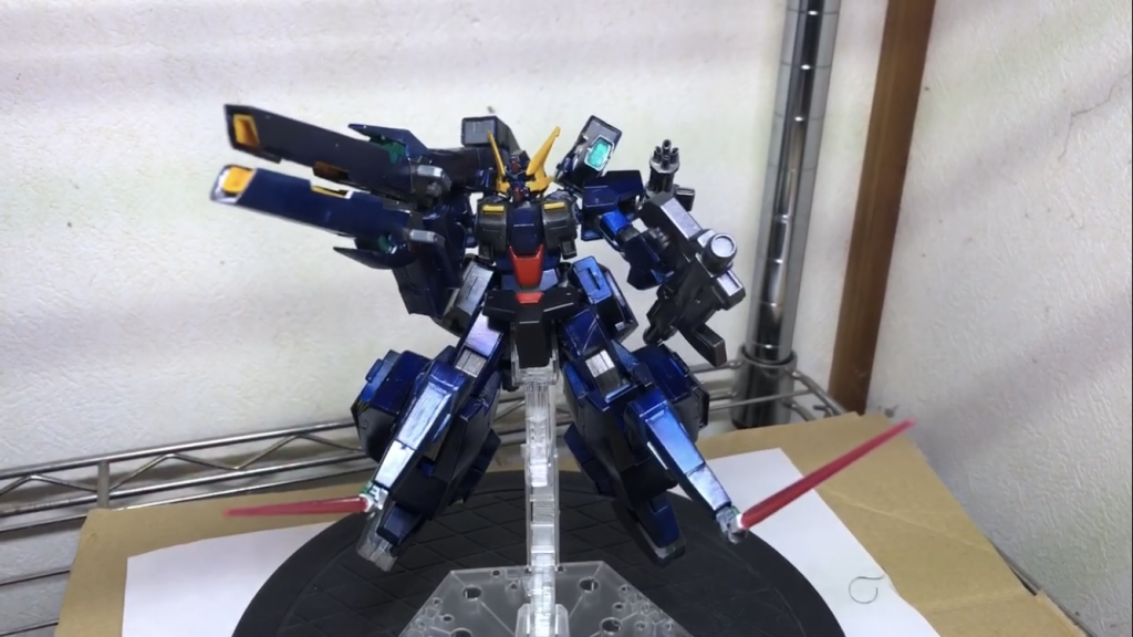 阿修羅6刀流も可能です腰と脚にはGNフィールド発生装置。