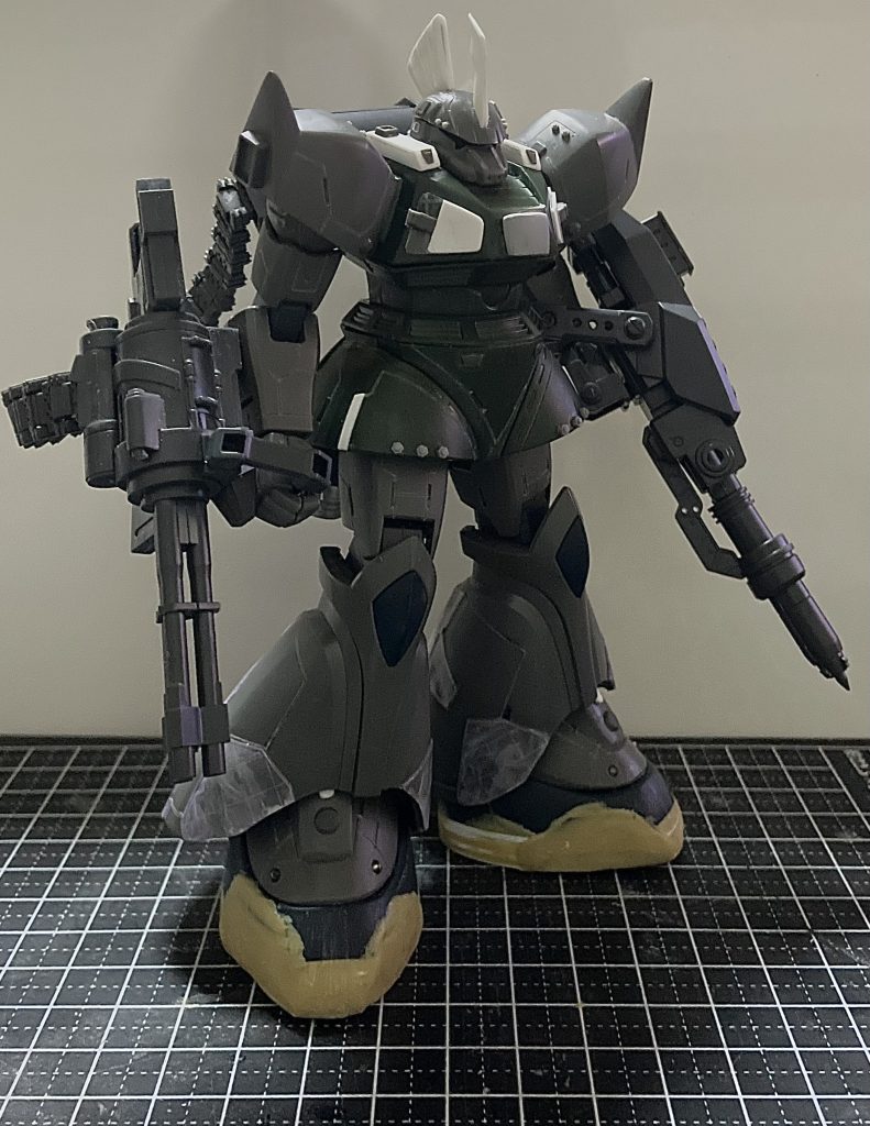 足をパテでボリュームつけたんですが、やり過ぎました😭正直失敗。