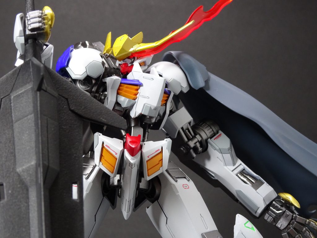 目のエフェクトは、ビルドバーニングのエフェクトに、ガイアのプレミアムレッドに蛍光ピンク1滴を重ねました。