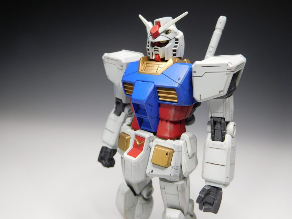 スミ入れ初めてしたのですが…エナメルによるパーツ割れの洗礼を受けました…(腰パーツ左ヘリウムコア部)