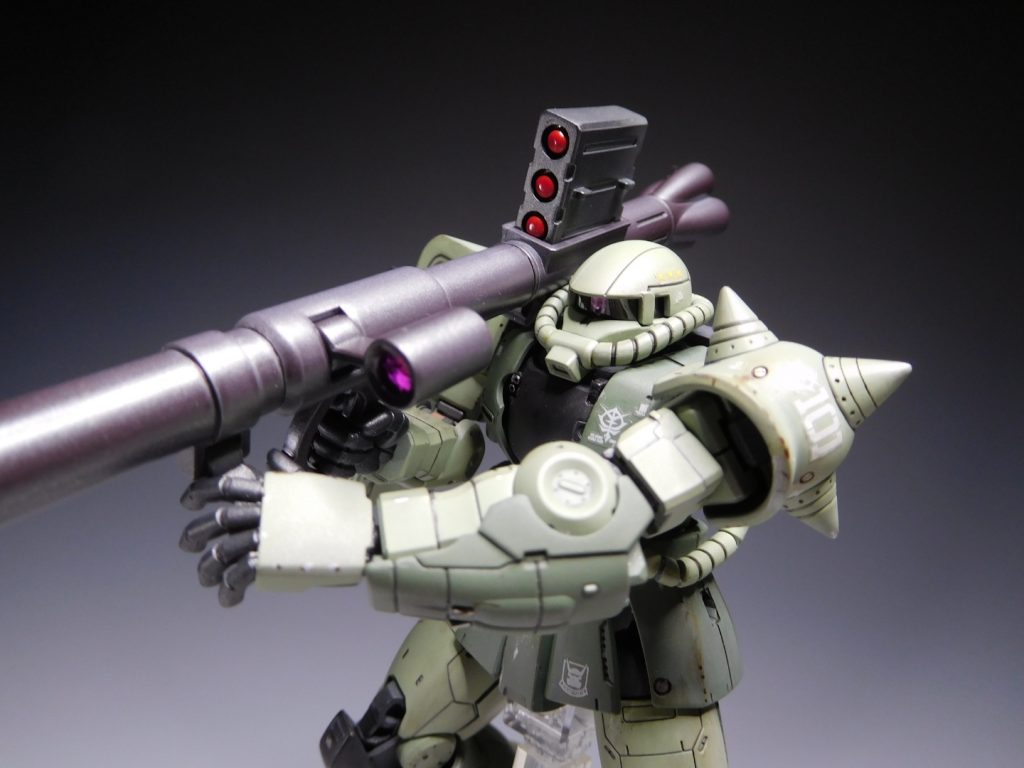 今回失敗した所はバズーカ弾頭部改造したのですが…そのせいでバズーカに弾頭がセットできなくなりました…マーキングシール上手く貼れず所々浮いてます…ウェザリングもランダムに付けたつもりでも左右似たように…ガンプラ奥が深いですね…また一つ勉強になりました。御覧頂きありがとうございました!