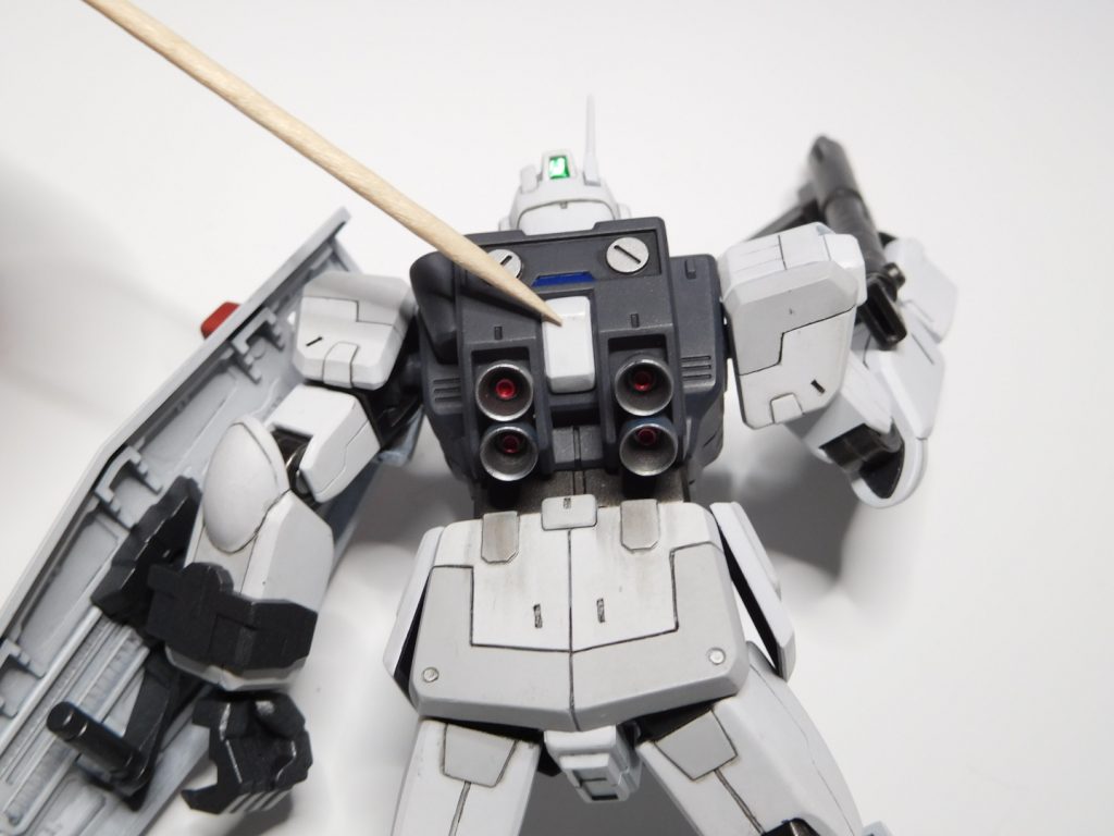 LEDスイッチランドセル中心の白いパーツがスライドスイッチになっています。