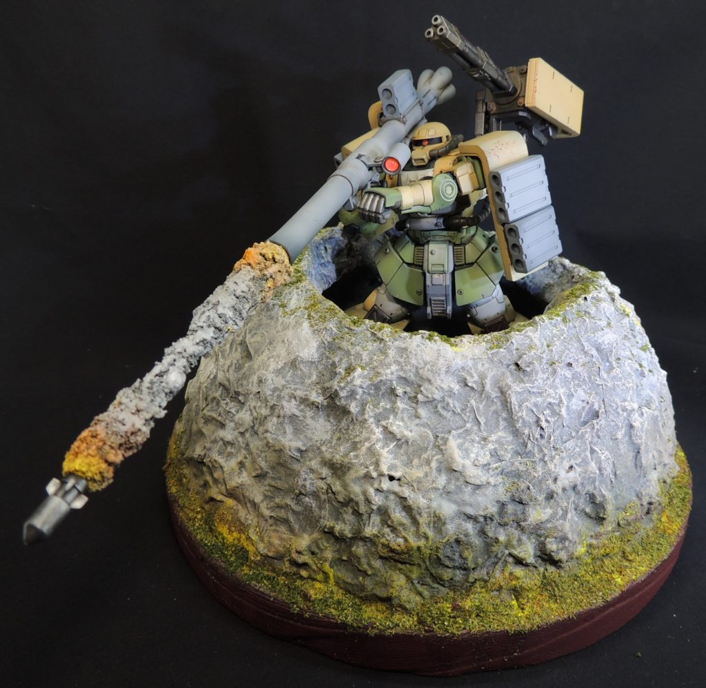 ザク・バズーカのエフェクトは、ランナーにフォーリッジクラスターを瞬着で固定し、タミヤパテでコート。