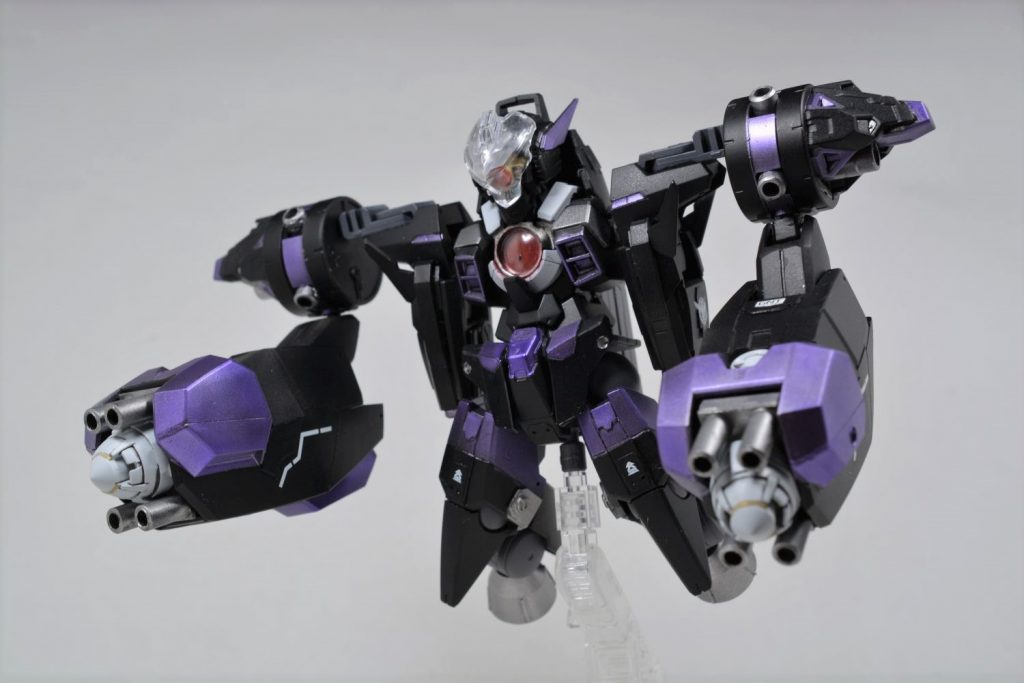 魔人単体だとこんな感じです。シェヘラザードのパーツ、ヴァーチェの体、デュナメスの肩、ジンクスの太ももで構成されています。頭部はMSG カスタムヘッドを小改造しています。