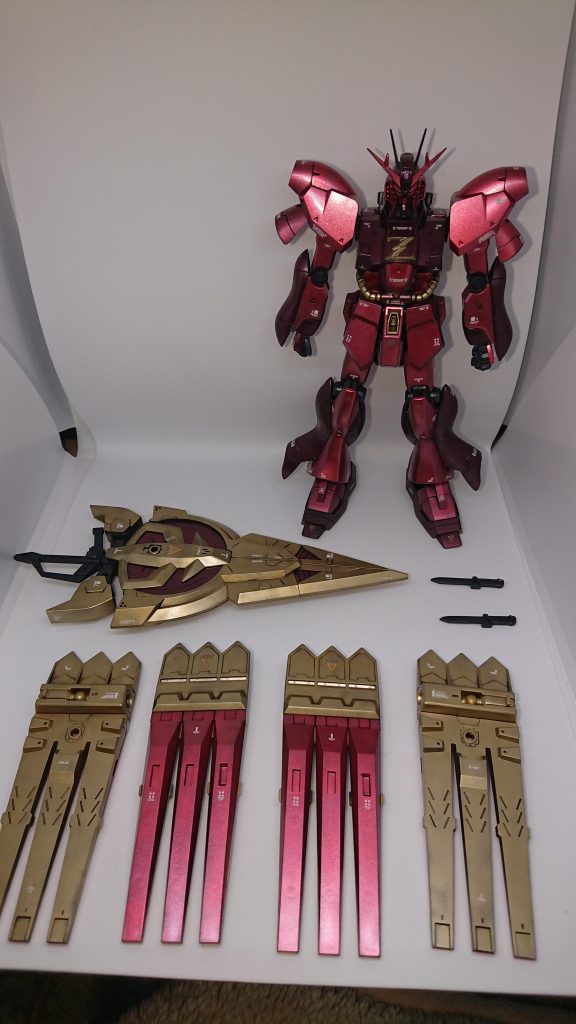 装備はビーム部分は除外してこのように。フィンファンネルとジオニックソードでナイフが補助的レベル。塗装が楽で(ry