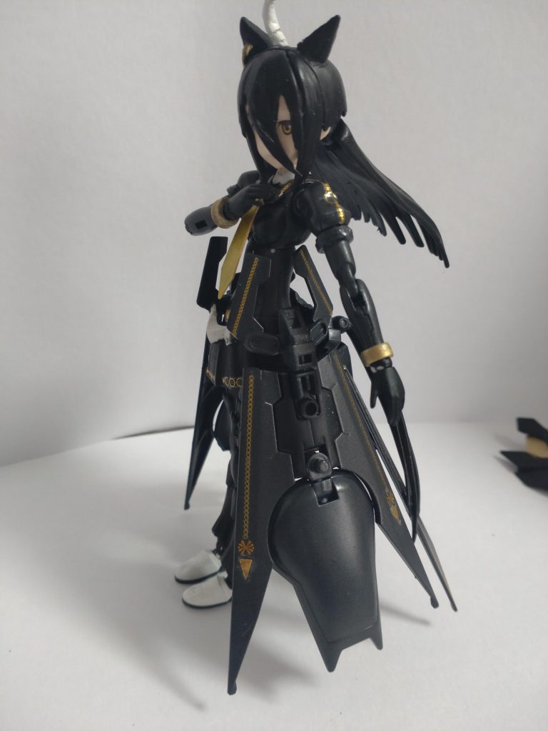 まずは通常形態です。塗装はがんばりましたが、あまり綺麗ではないです。