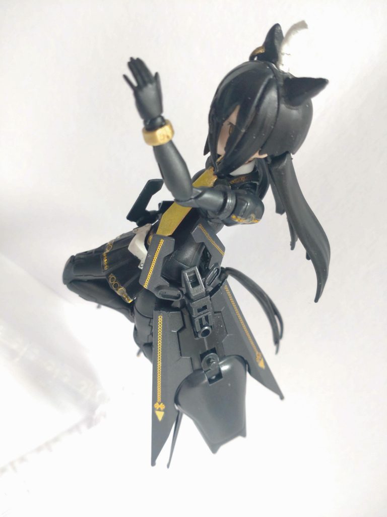 ダッシュ。足はそれなりに動きますが、横にはあまり開けません。