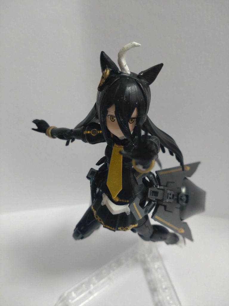 アナタヲオイカケテちなみに、本作のサムネはカフェのSSRサポカのポーズが元ネタ👻 これより、武器紹介と通常形態のポージング。