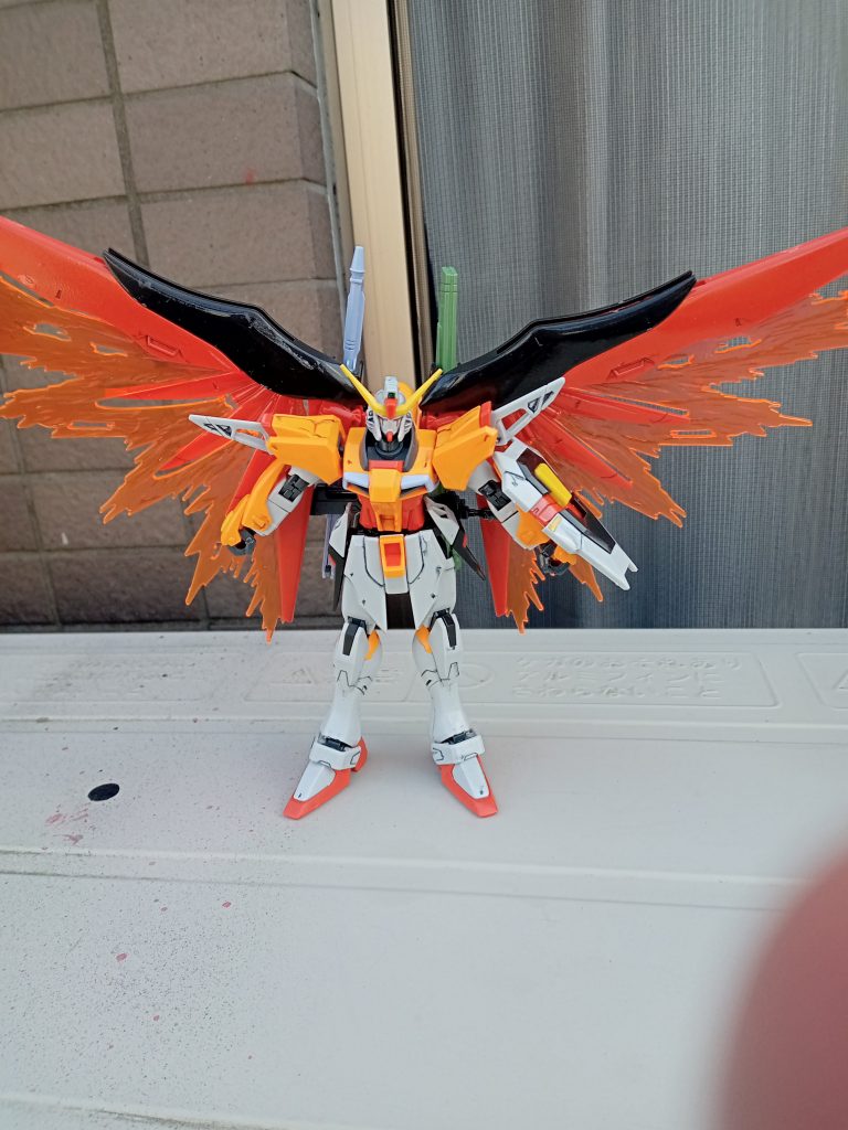 「この機体で平和をもたらすんだ！」と何気なくOOのOガンダムに思わせるポージングしてみた。