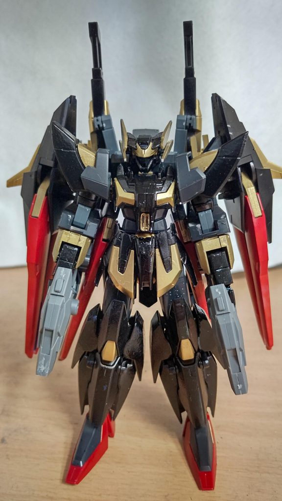 正面機体コンセプトは戦闘距離を選ばない汎用性と高火力の両立