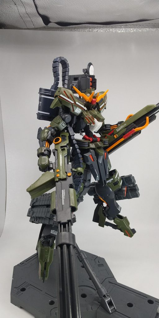 ガトリングのベルトリンクが短かったので、ジャンクのFAZZから流用しました。