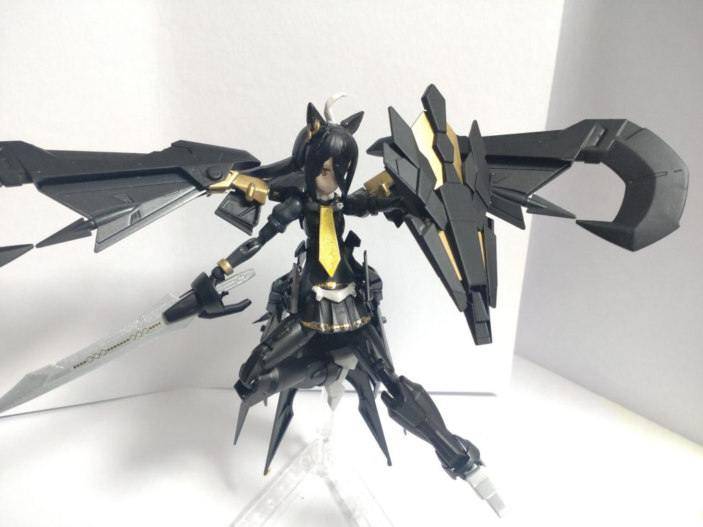 重装形態のポーズも。