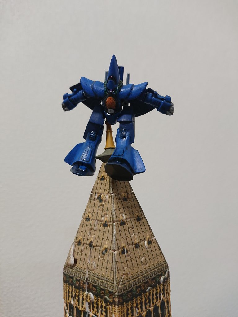 残念❗ハンブラビでした～♪これ、この連休で組み立てた立体パズルです…一緒に載せたった👅