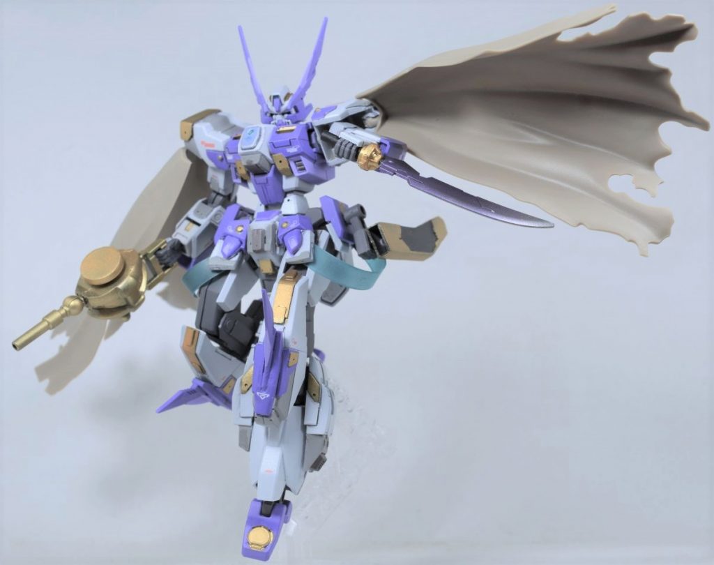 腰の青緑のパーツは00系ガンダムにくっついてる伝送ケーブル？をイメージして作成しました。